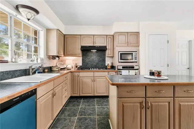 $400,000 | 41186 Rue Maison, Ponchatoula, LA 70454