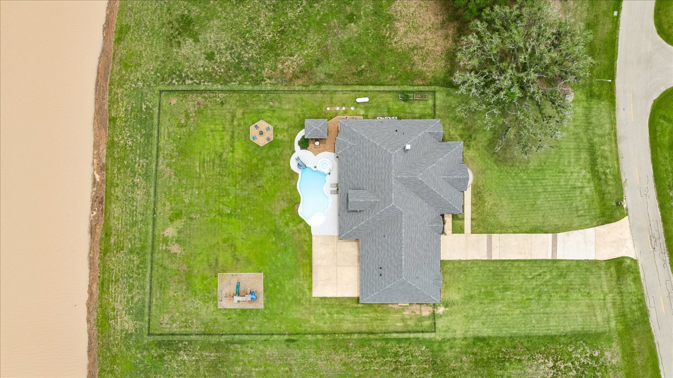 527 Lily Lane Rosharon, TX 77583 - Photo 31 of 35