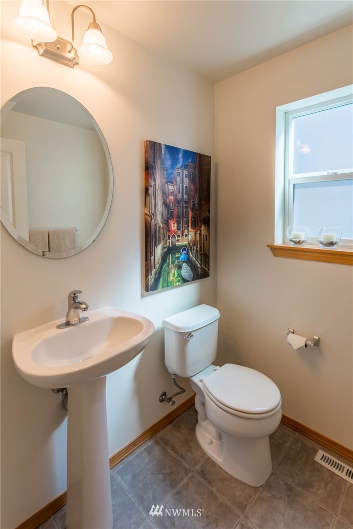 5108 Northeast 8th Place Renton, WA 98059 - Photo 20 of 25