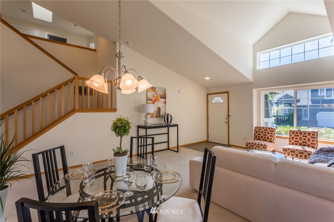 5108 Northeast 8th Place Renton, WA 98059 - Photo 5 of 25