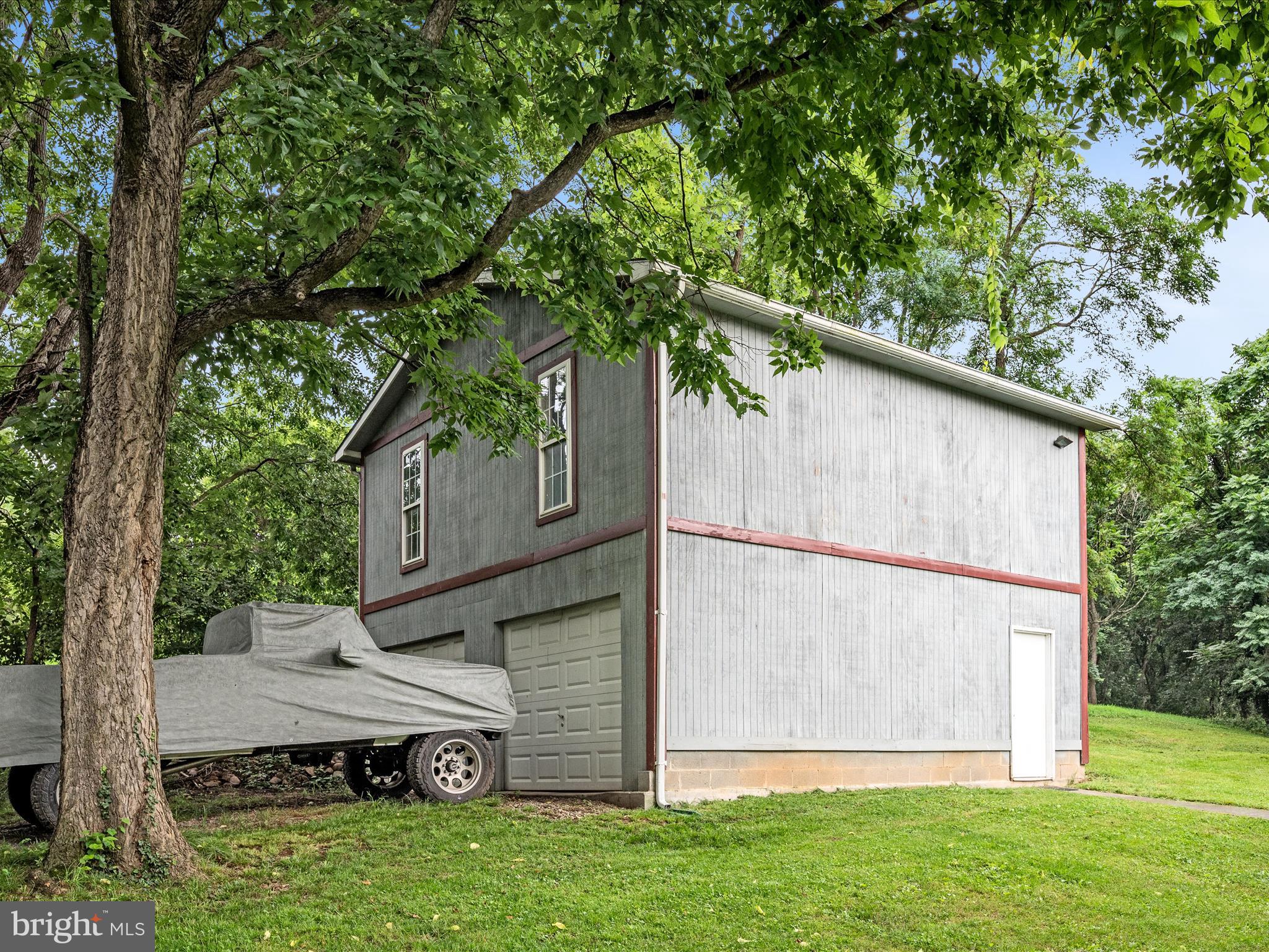 1235 South River Road Front Royal, VA 22630 - Photo 52 of 73 Garage