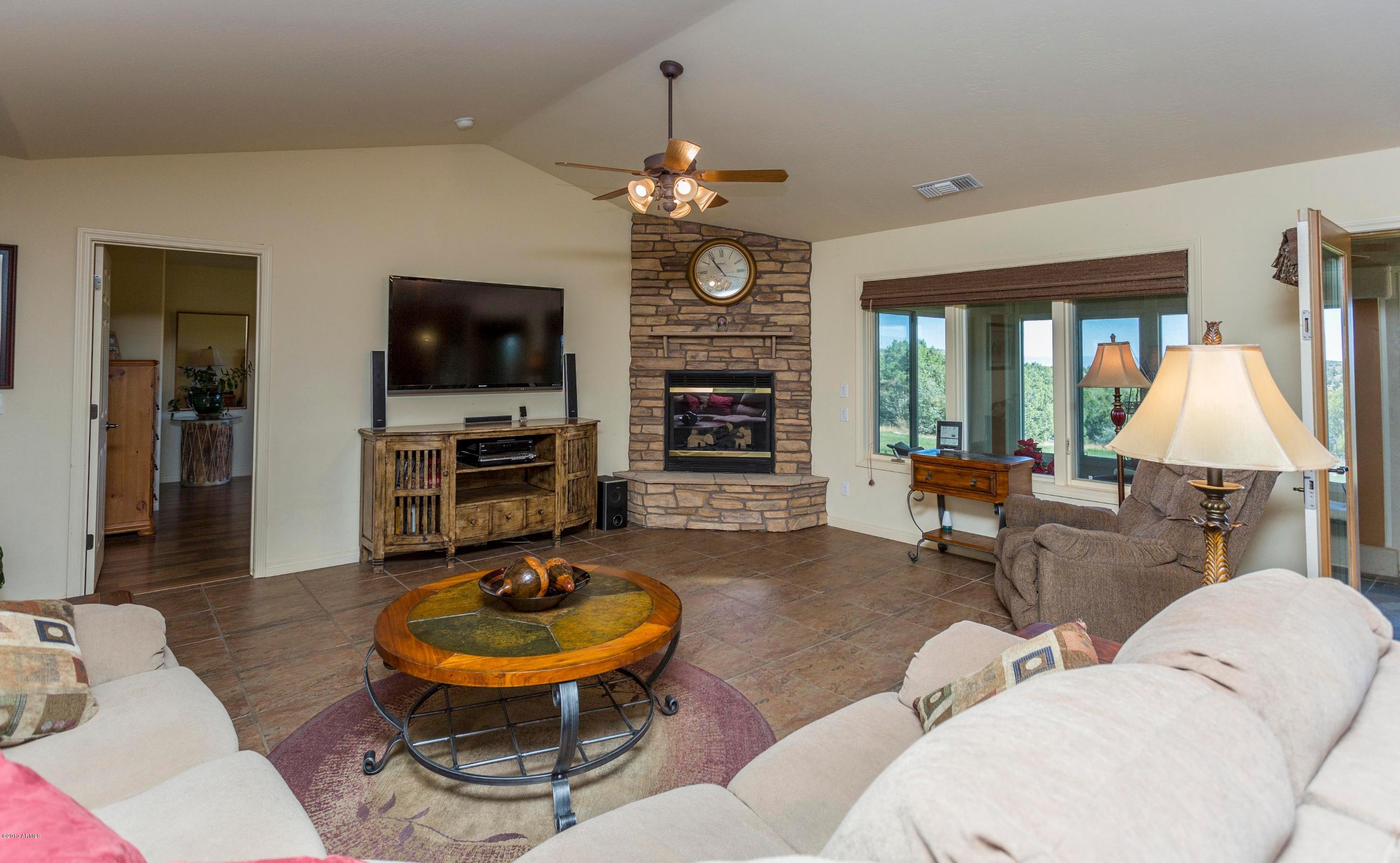 4900 Dillon Wash Road Prescott, AZ 86305 - Photo 7 of 21 007_Living Room