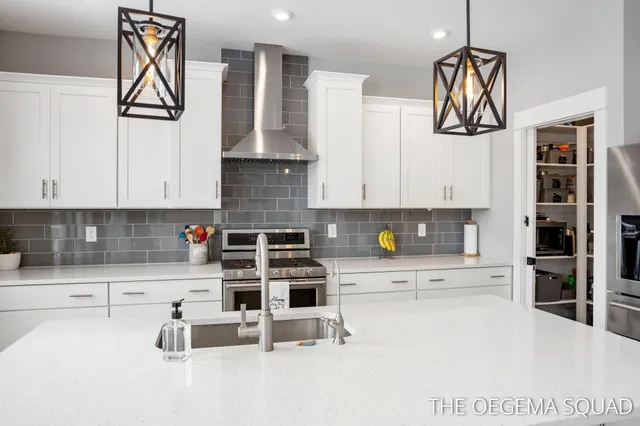 $775,000 | 13711 Harrington Landing, Holland, MI 49424