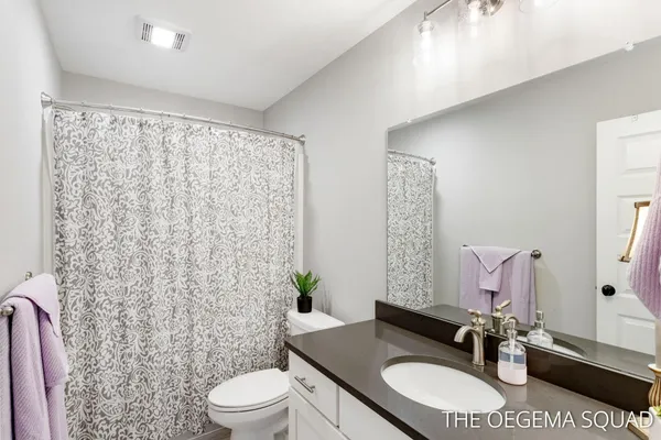 $775,000 | 13711 Harrington Landing, Holland, MI 49424