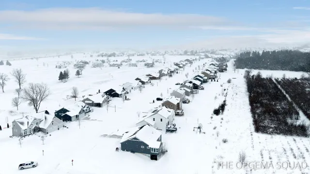 $775,000 | 13711 Harrington Landing, Holland, MI 49424