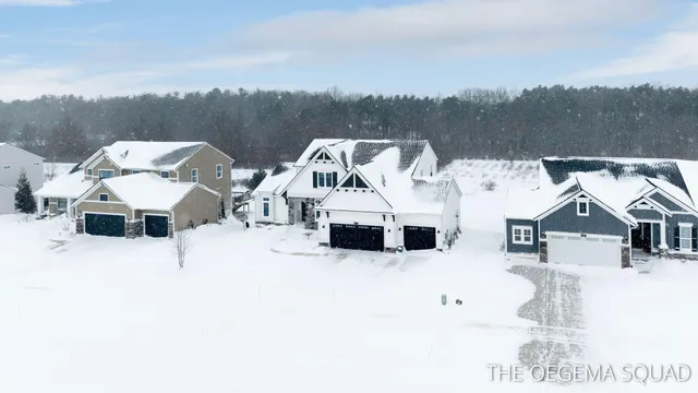 $775,000 | 13711 Harrington Landing, Holland, MI 49424