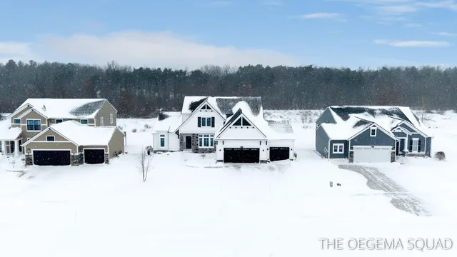 $775,000 | 13711 Harrington Landing, Holland, MI 49424