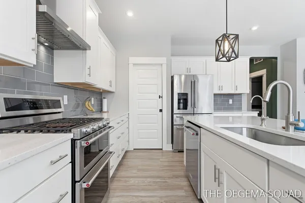 $775,000 | 13711 Harrington Landing, Holland, MI 49424