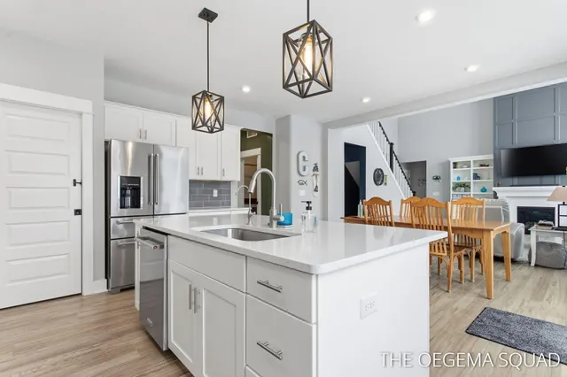 $775,000 | 13711 Harrington Landing, Holland, MI 49424