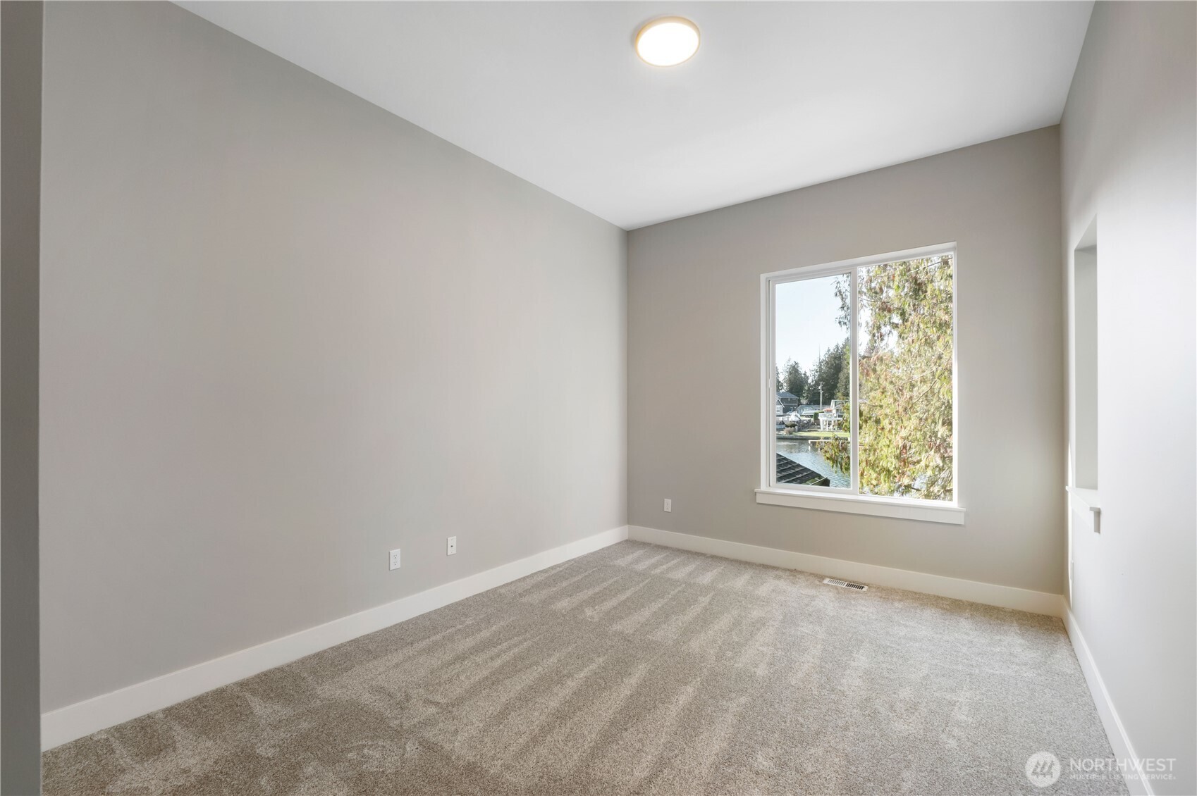 6598 Vandermark Road East Bonney Lake, WA 98391 - Photo 27 of 39