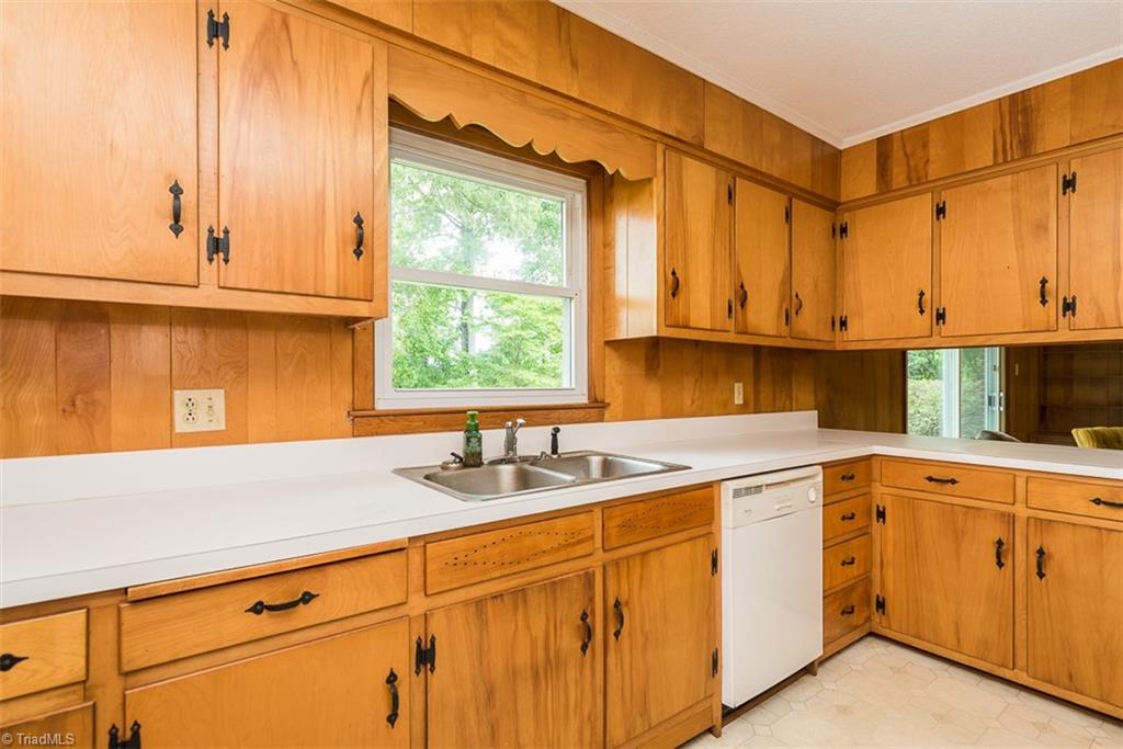 704 Sellars Mill Road Burlington, NC 27217 - Photo 10 of 23 Gallery Image 10