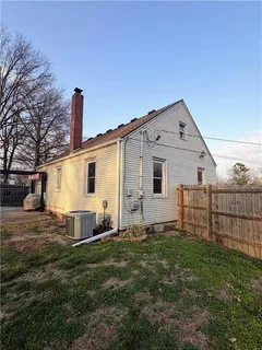 $225,000 | 5210 Newton Street, Overland Park, KS 66202