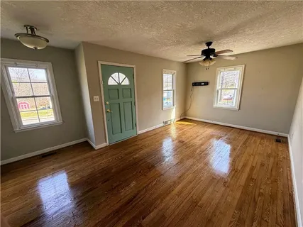 $225,000 | 5210 Newton Street, Overland Park, KS 66202