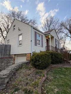 $225,000 | 5210 Newton Street, Overland Park, KS 66202
