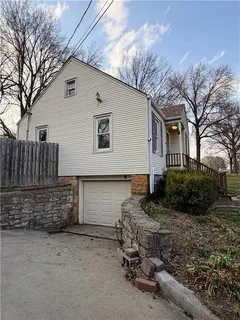 $225,000 | 5210 Newton Street, Overland Park, KS 66202