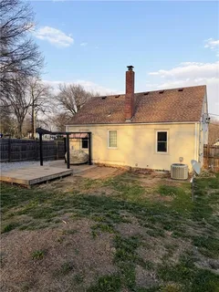 $225,000 | 5210 Newton Street, Overland Park, KS 66202