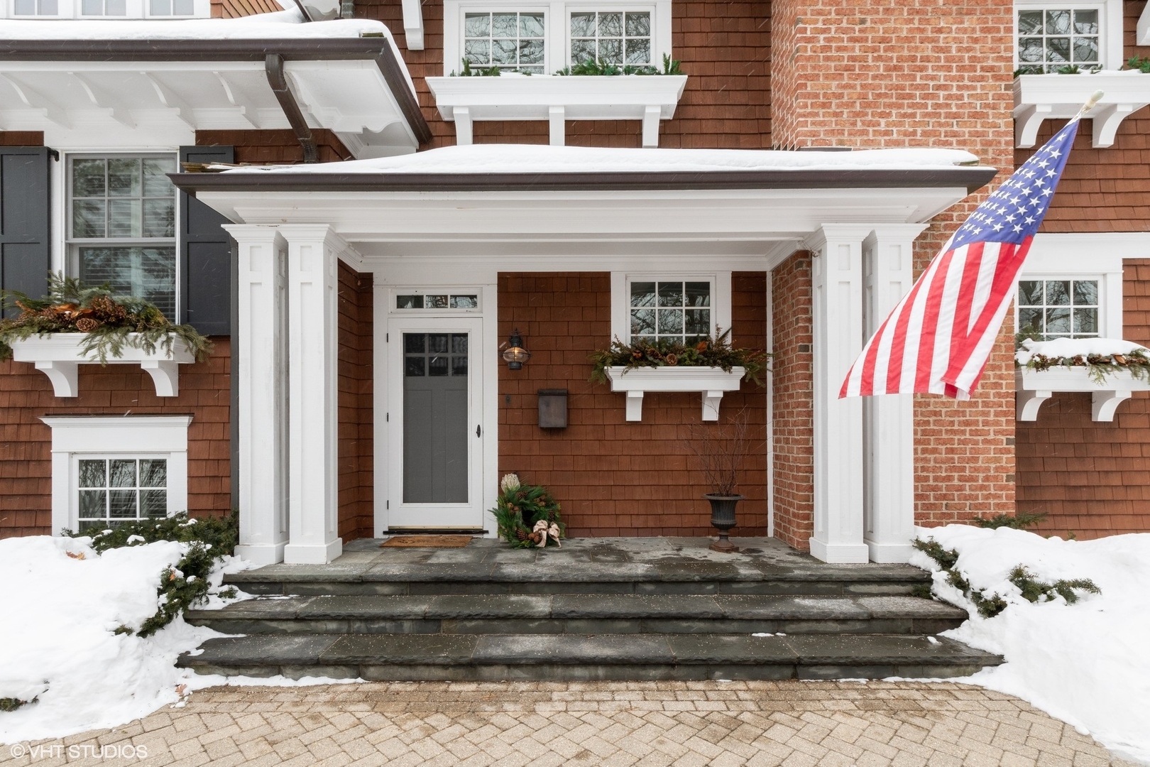 593 Rosemary Road Lake Forest, IL 60045 - Photo 2 of 48