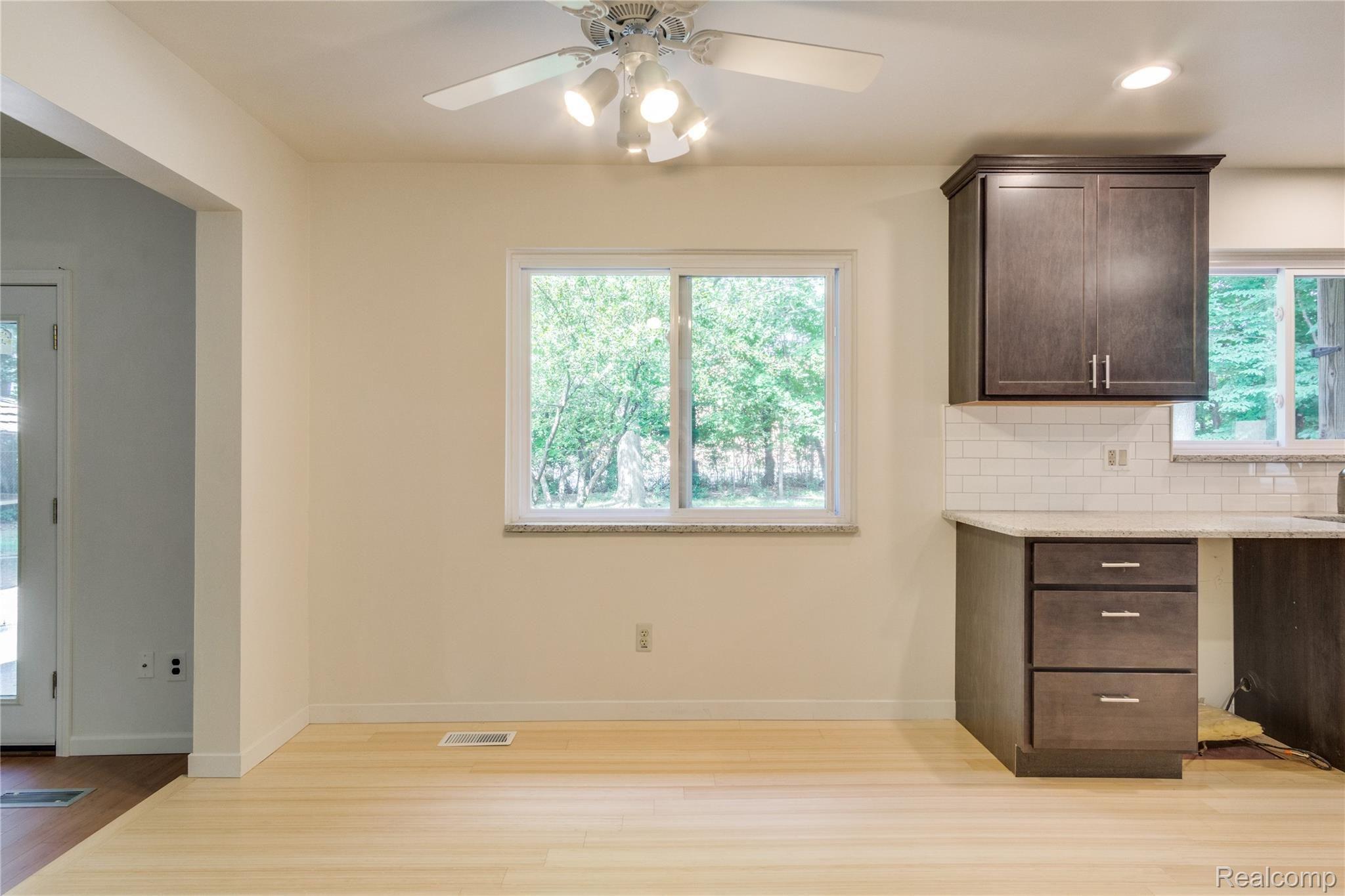 28815 Summerwood Road Farmington, MI 48334 - Photo 15 of 52 Interiors (17 of 50).jpg