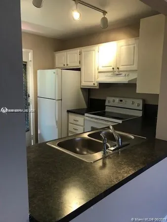 $2,000 | 406 Northwest 68th Avenue, Unit 403, Plantation, FL 33317