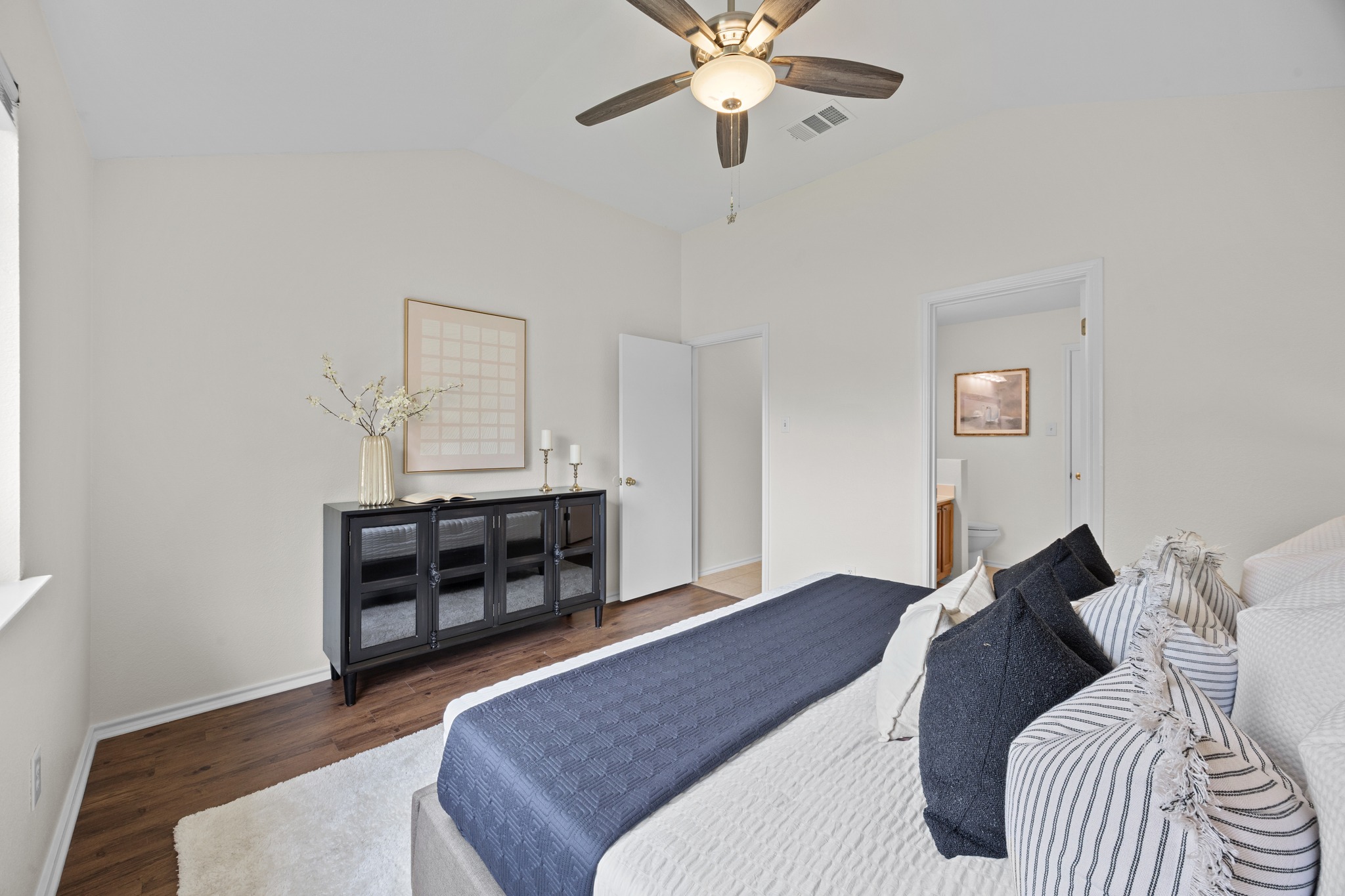 8219 Edgemoor Place Austin, TX 78749 - Photo 21 of 30 Freshly painted and ready for you to move right in!