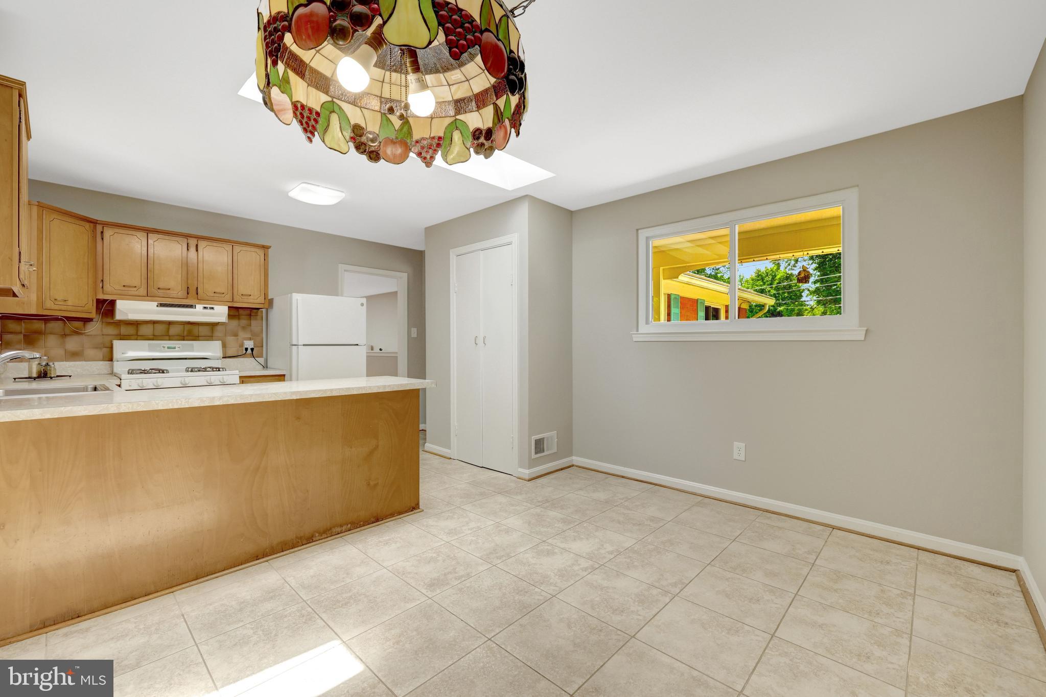 8712 Piccadilly Place Springfield, VA 22151 - Photo 16 of 54