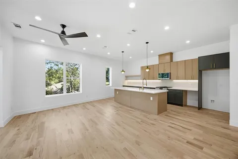 $699,000 | 4605 Belmont Avenue, Unit 102, Dallas, TX 75204