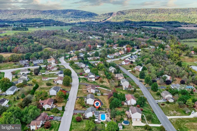 $435,000 | 129 Fieldstone Drive, Carlisle, PA 17015