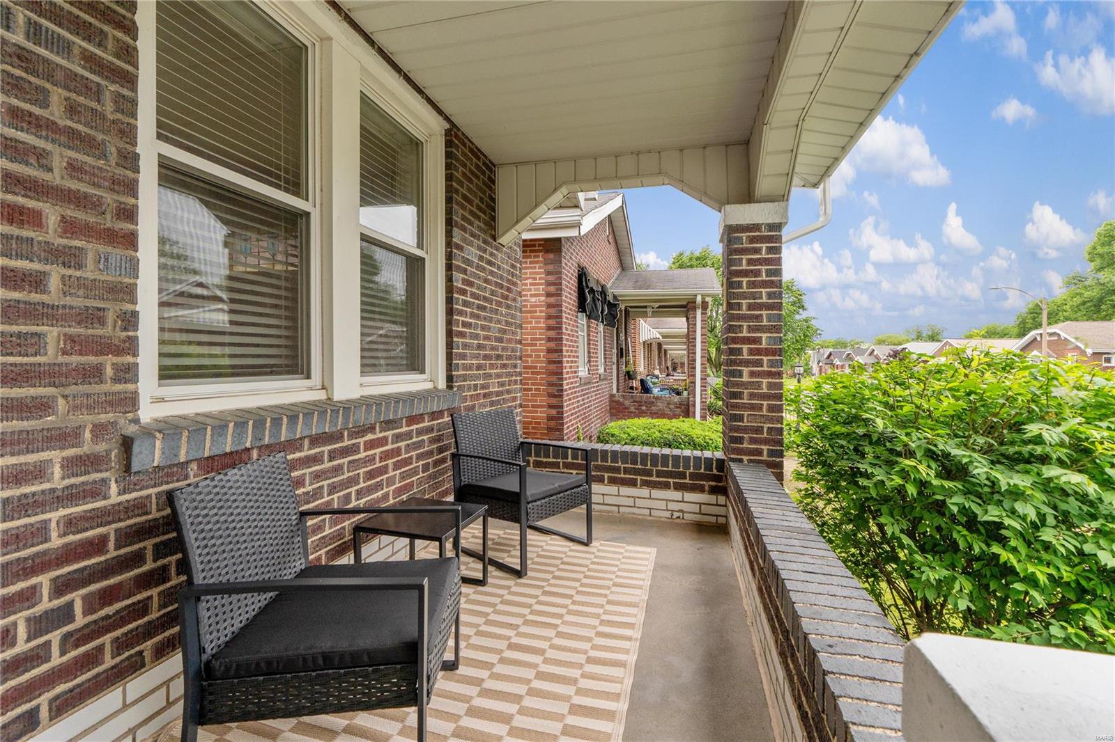 5442 Gresham Avenue St. Louis, MO 63109 - Photo 2 of 32