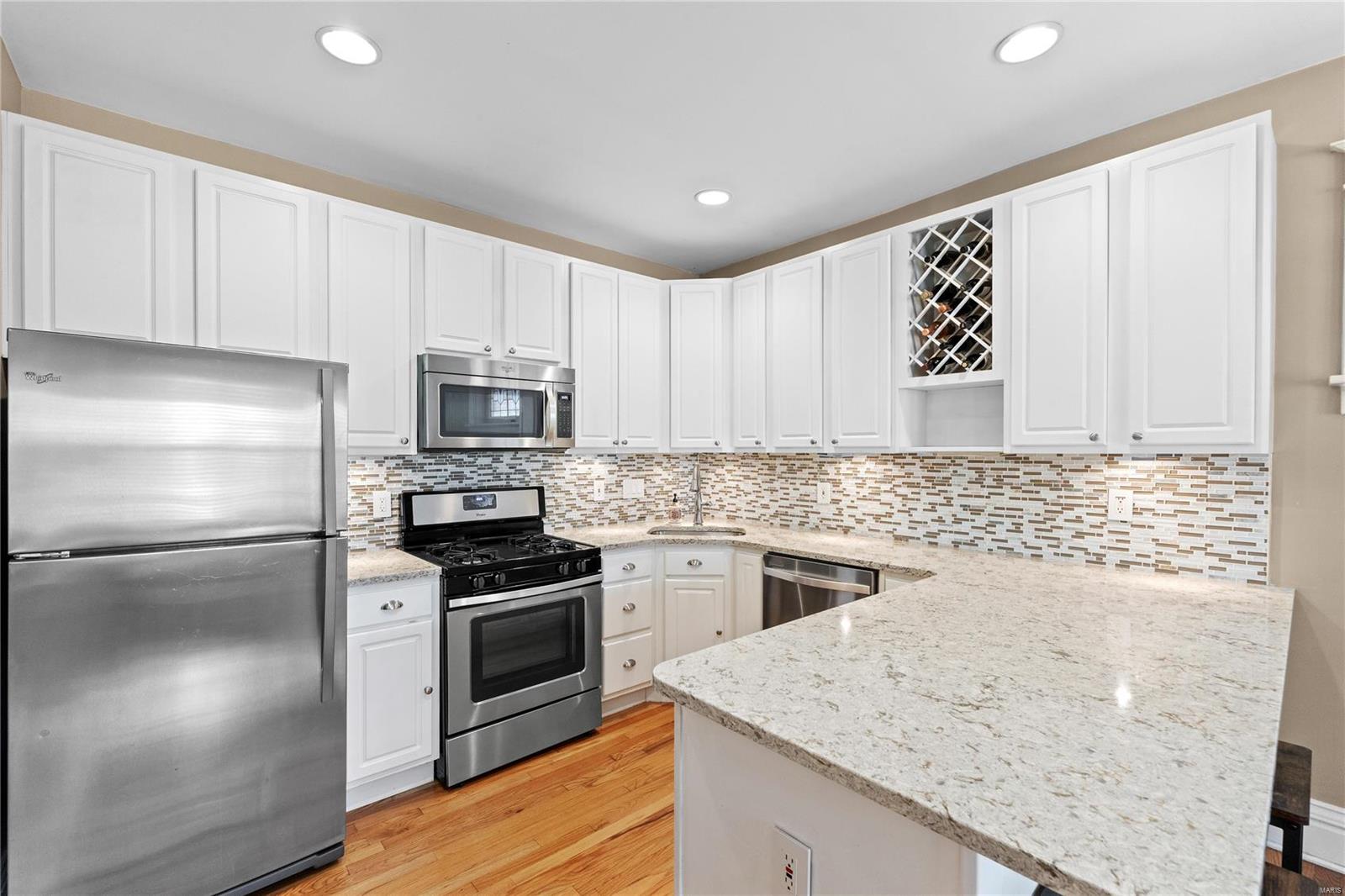 5442 Gresham Avenue St. Louis, MO 63109 - Photo 9 of 32