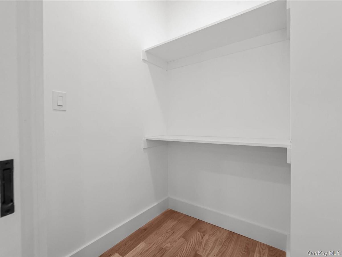 8 Brixton Road Garden City, NY 11530 - Photo 18 of 47