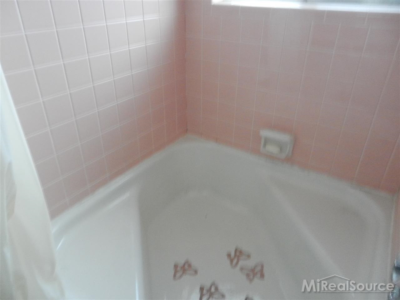 24301 Kelly Road, Unit # 106 Eastpointe, MI 48021 - Photo 12 of 14 Gallery Image 12