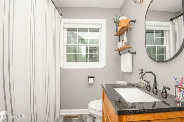 $334,900 | 102 Hickory Lane, Sweetwater, TN 37874