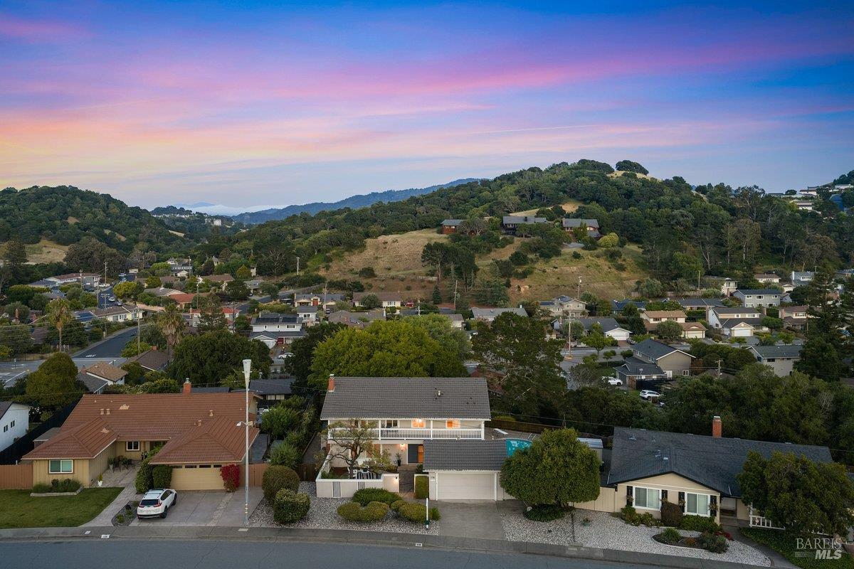 116 Twelveoak Hill Drive San Rafael, CA 94903 - Photo 14 of 93