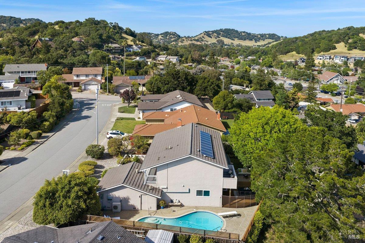 116 Twelveoak Hill Drive San Rafael, CA 94903 - Photo 17 of 93