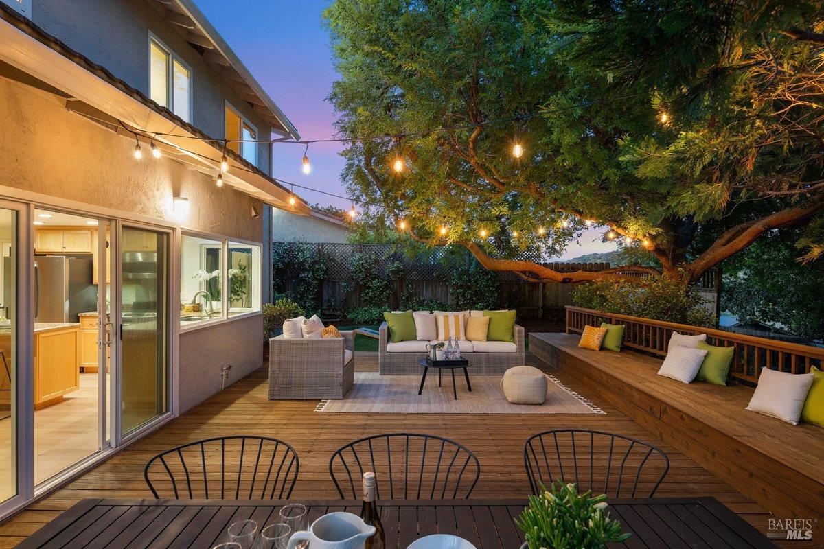 116 Twelveoak Hill Drive San Rafael, CA 94903 - Photo 3 of 93