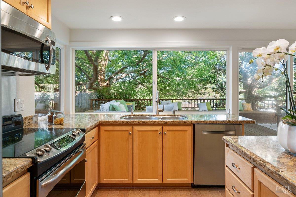 116 Twelveoak Hill Drive San Rafael, CA 94903 - Photo 34 of 93
