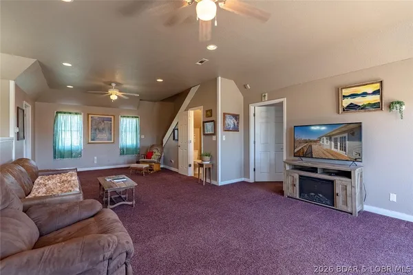 $300,000 | 11218 Maries 225 Road, Dixon, MO 65459