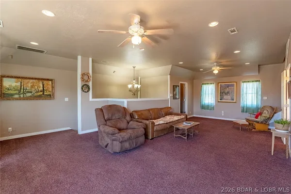 $300,000 | 11218 Maries 225 Road, Dixon, MO 65459