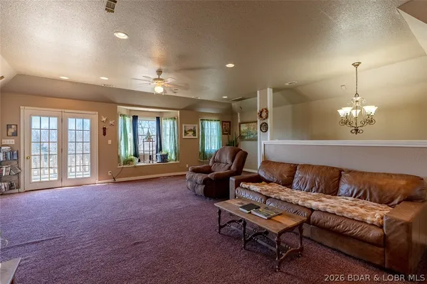 $300,000 | 11218 Maries 225 Road, Dixon, MO 65459