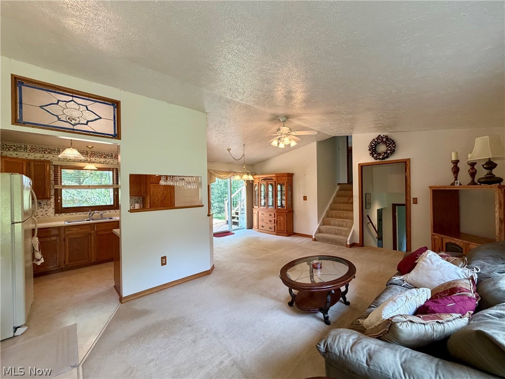 11985 Auburn Road Chardon, OH 44024 - Photo 6 of 33 Living/Kitchen/Dining