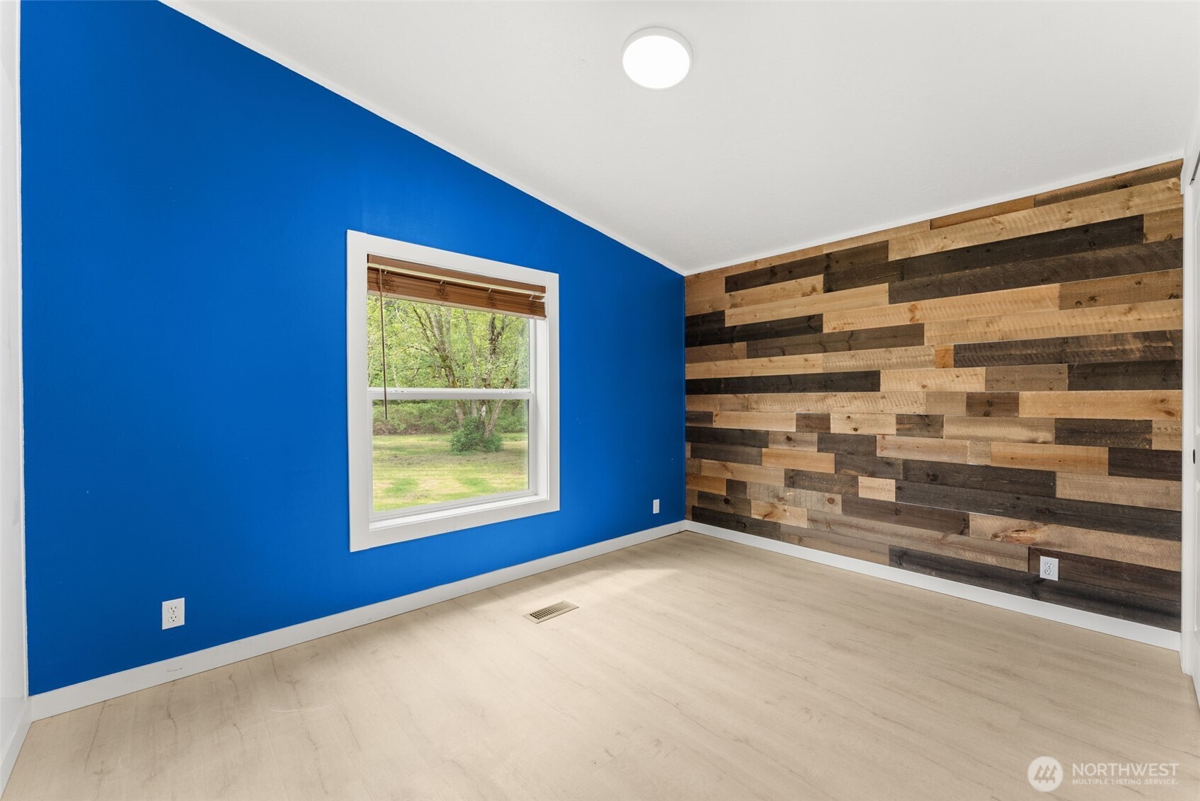 11215 180th Lane Southwest Rochester, WA 98579 - Photo 16 of 33