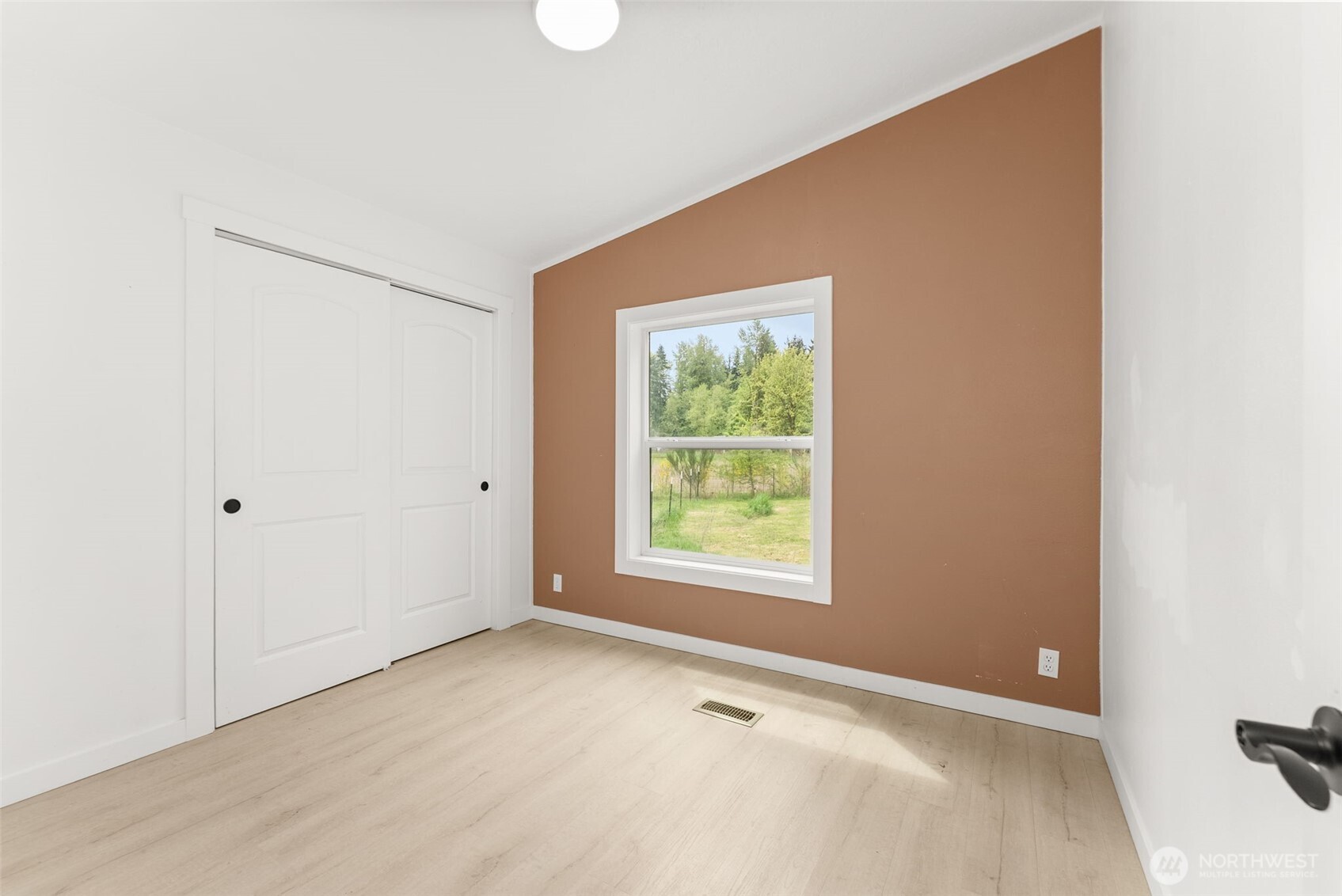 11215 180th Lane Southwest Rochester, WA 98579 - Photo 17 of 33
