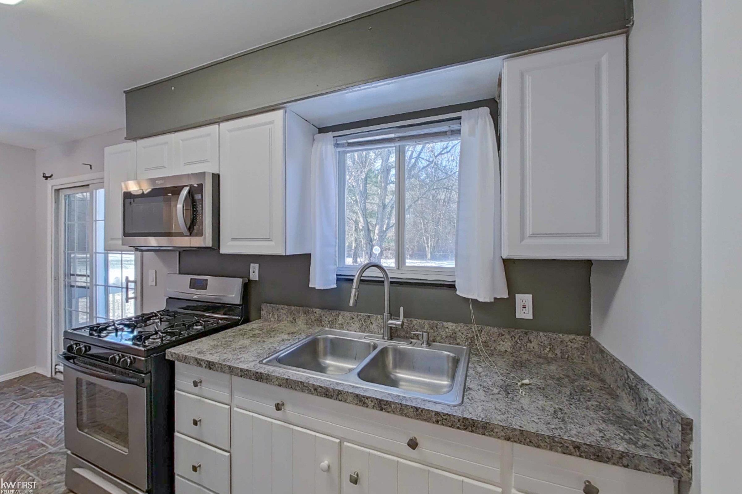 6421 North Webster Road Mount Morris, MI 48458 - Photo 3 of 42 50163033-b5f38f46-31a0-4dba-8738-40afc8111184.JPG