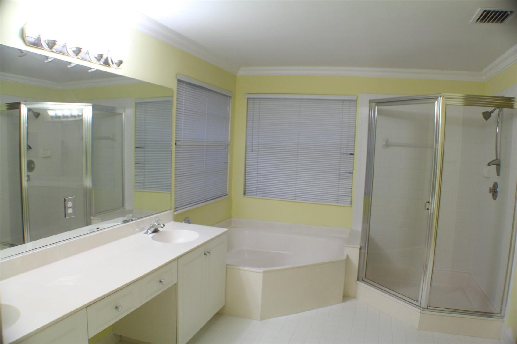 18196 Southwest 29th Street Miramar, FL 33029 - Photo 25 of 41 MASTER BATHROOM