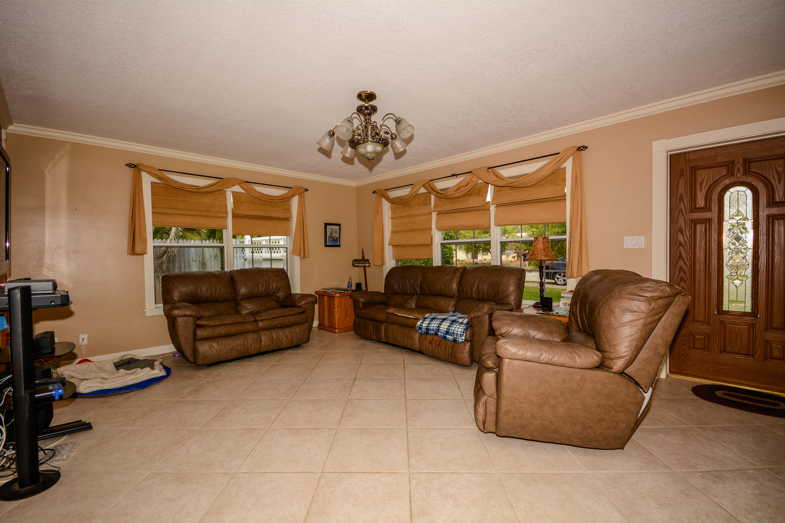 754 Northwest 7th Street Boca Raton, FL 33486 - Photo 5 of 23 6.jpg