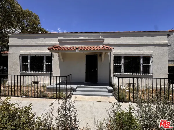 $2,800 | 1100 St Louis Avenue, Long Beach, CA 90804