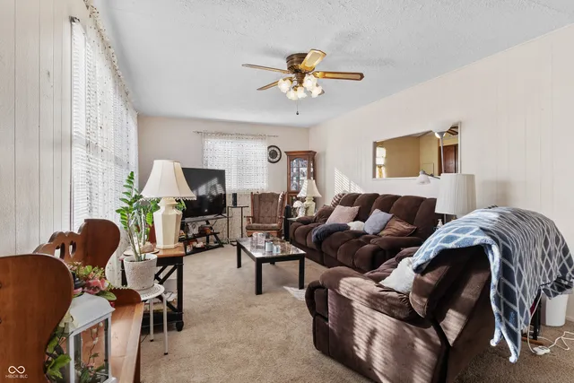 $165,000 | 528 Winfield Street, Greenfield, IN 46140