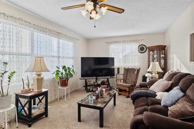 $165,000 | 528 Winfield Street, Greenfield, IN 46140