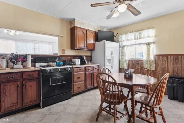 $165,000 | 528 Winfield Street, Greenfield, IN 46140