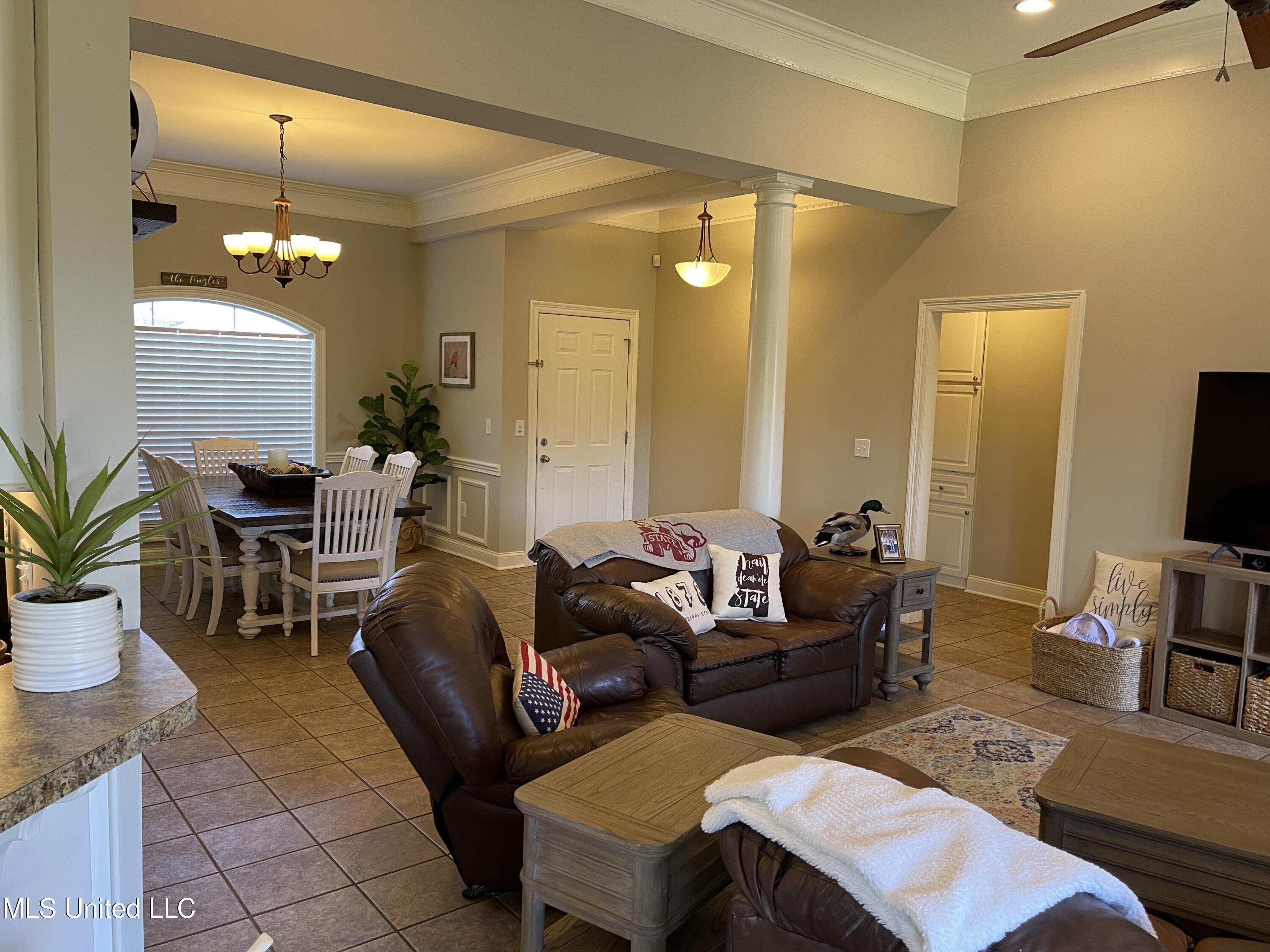 358 Kings Ridge Circle Brandon, MS 39047 - Photo 11 of 35 0DA744A6-A0F9-4708-B351-90C72B177219